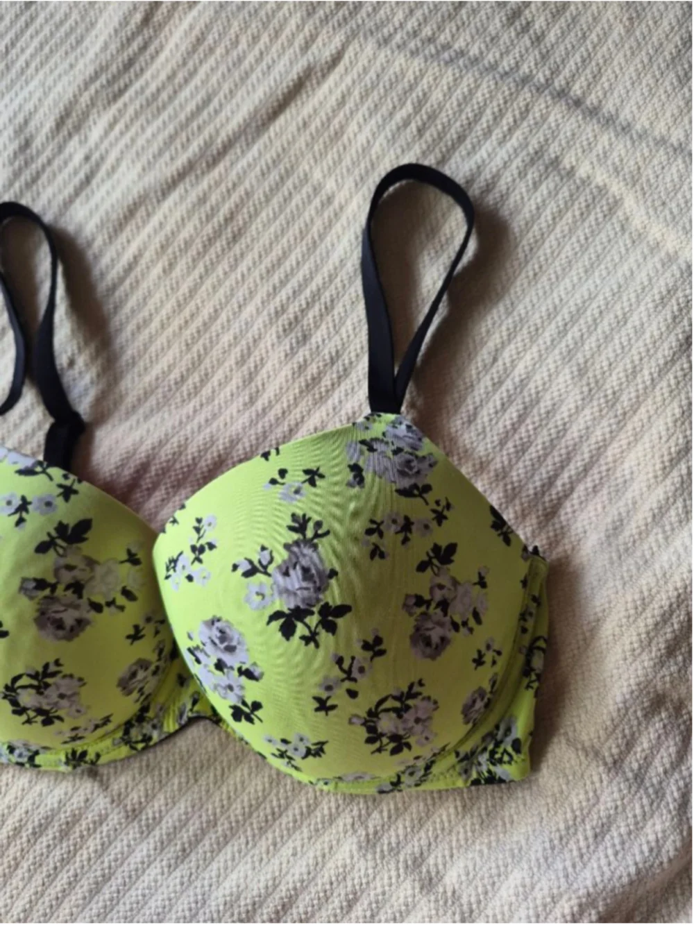 Pink Victoria's Secret Wear Everywhere Lightly Lined Bra 32DD Floral Print